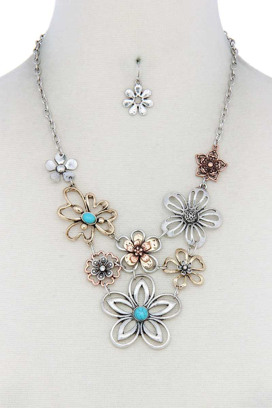 Metal Flower Necklace - LockaMe Designs